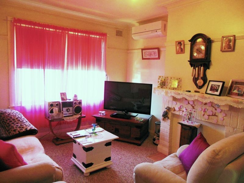 12-14 Spring Street, Young NSW 2594