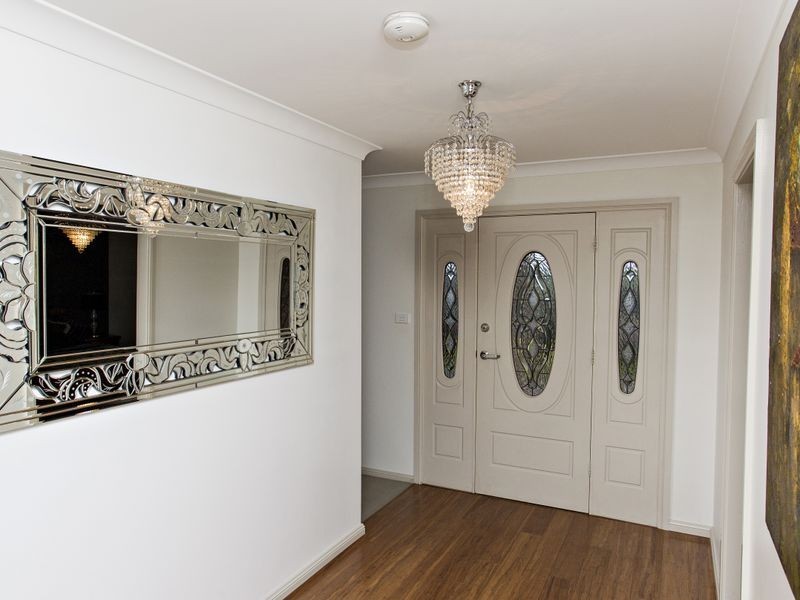 8 Bailes Crescent, Young NSW 2594