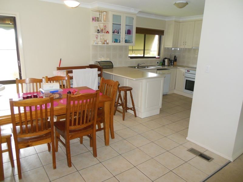 11 Milong Street, Young NSW 2594