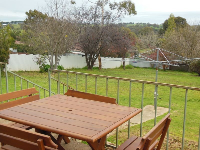 11 Milong Street, Young NSW 2594