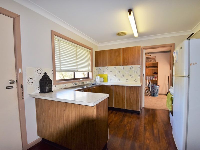 60 Fontenoy Street, Young NSW 2594