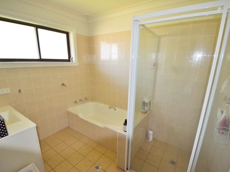 60 Fontenoy Street, Young NSW 2594