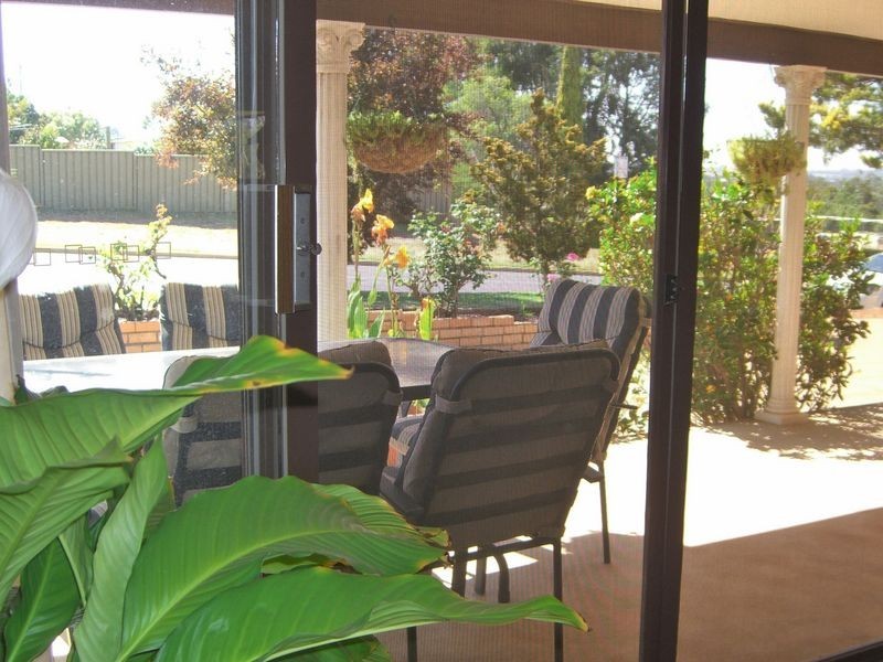 60 Fontenoy Street, Young NSW 2594