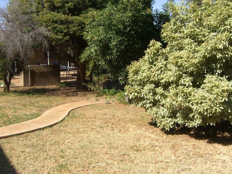 60 Fontenoy Street, Young NSW 2594