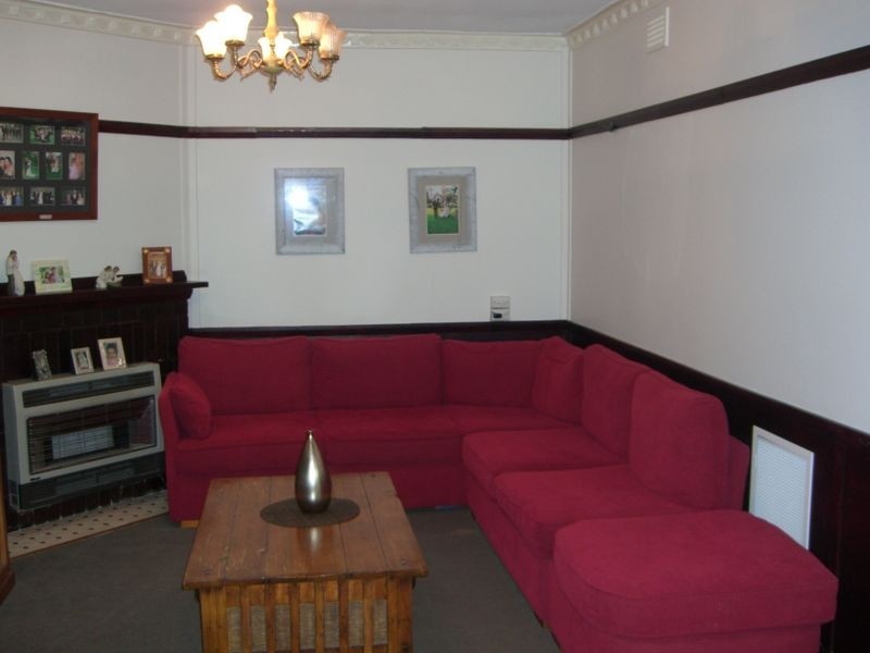 20 Elizabeth Street, Young NSW 2594