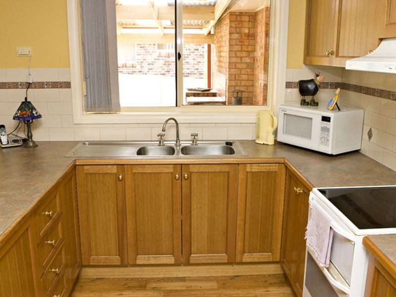 2 Pineview Circuit, Young NSW 2594