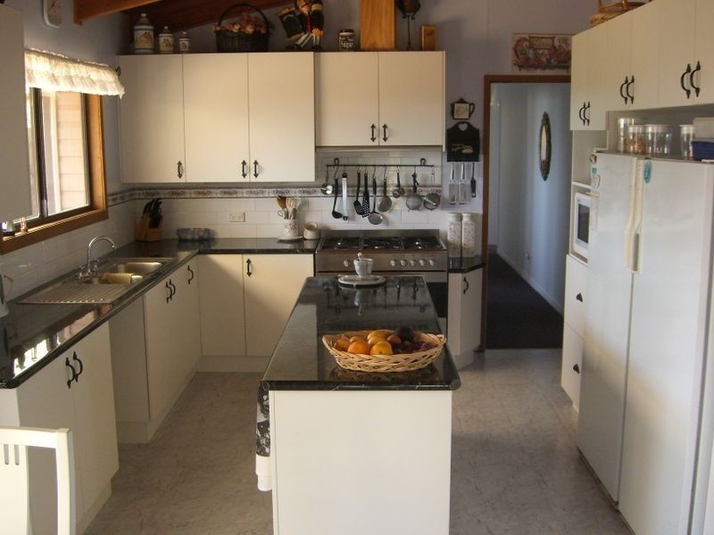 231 Old Monteagle Road, Young NSW 2594