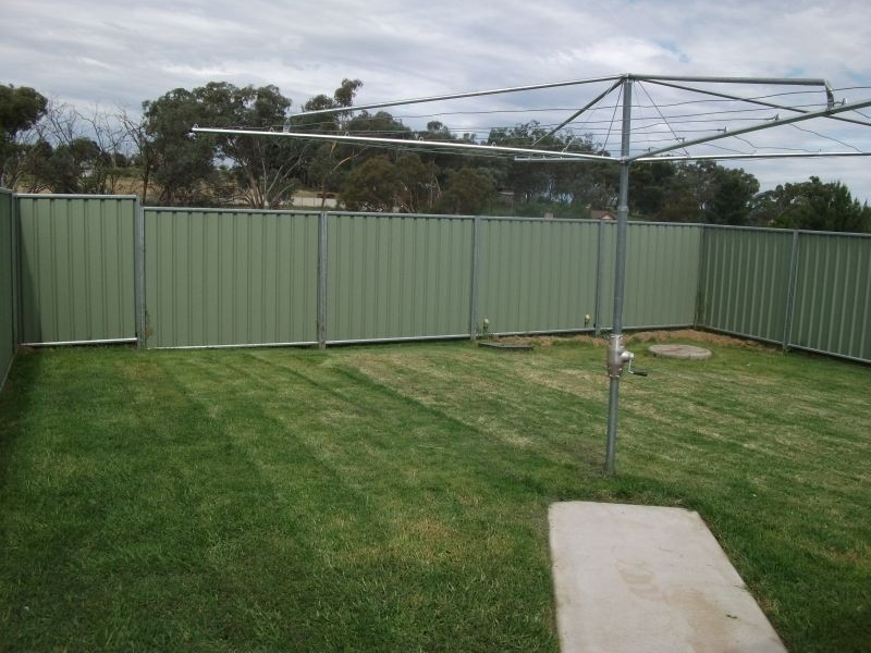 3/75 Blackett Avenue, Young NSW 2594