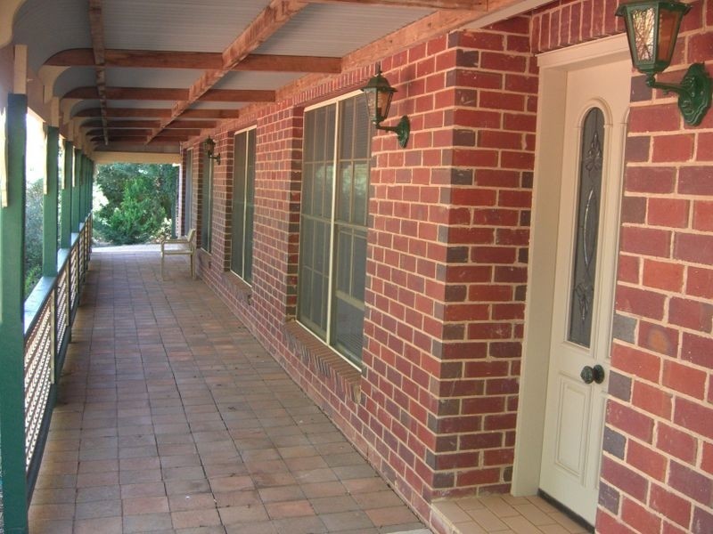 167 Willawong Street, Young NSW 2594