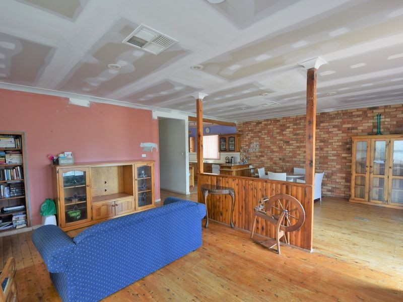 7 William Street, Young NSW 2594