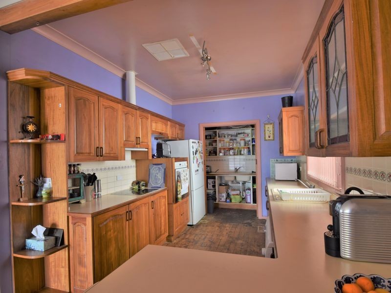 7 William Street, Young NSW 2594