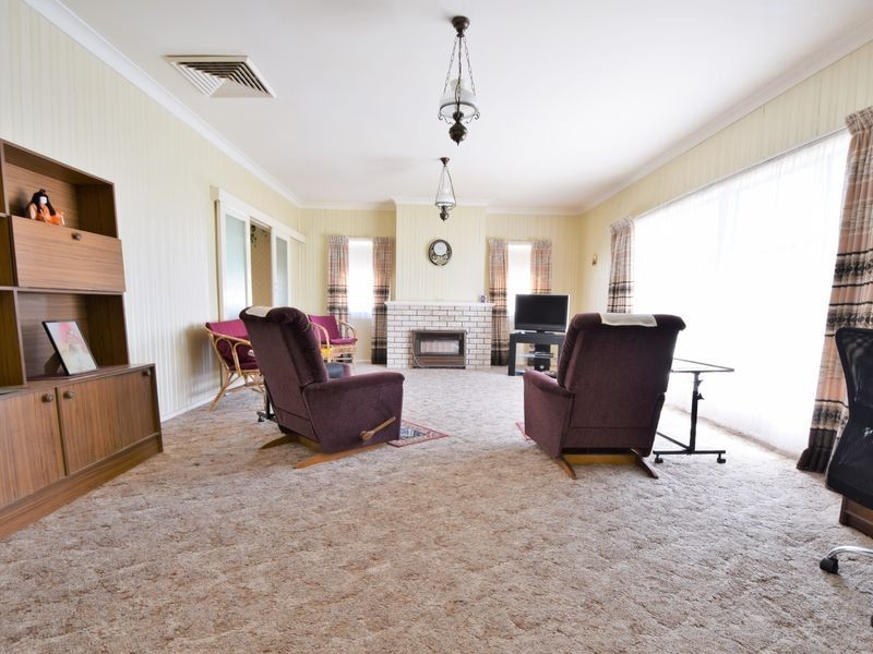 124 Wombat Street, Young NSW 2594