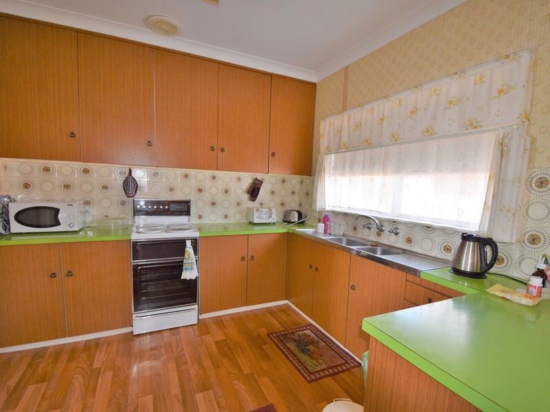 124 Wombat Street, Young NSW 2594