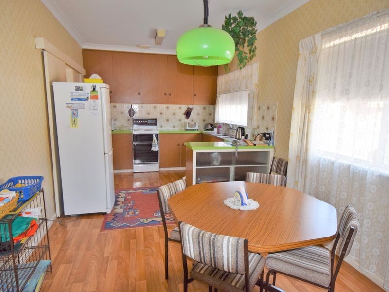 124 Wombat Street, Young NSW 2594