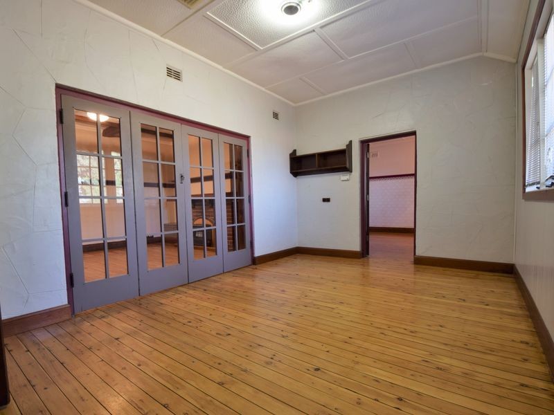 25 Elizabeth Street, Young NSW 2594