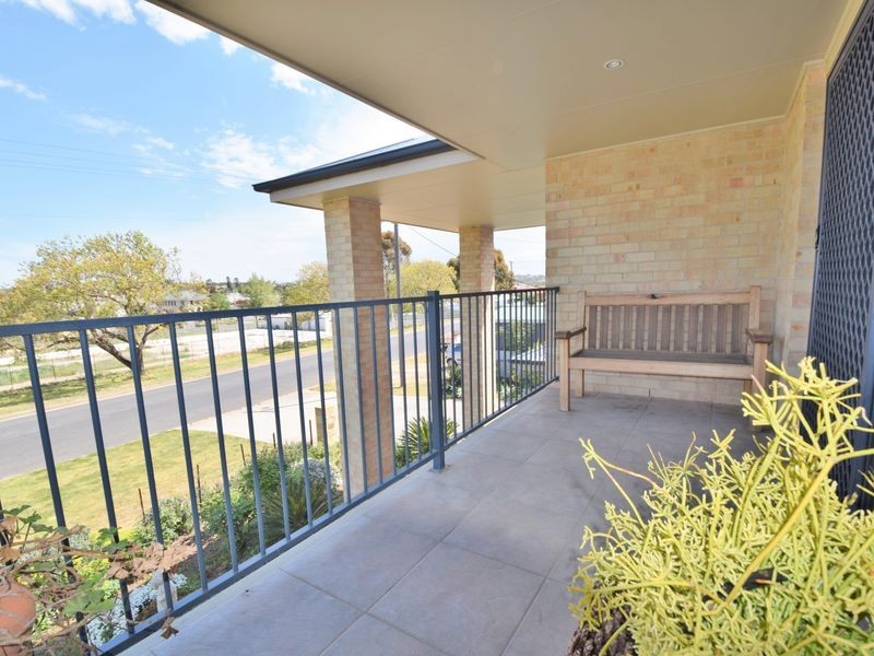 111 Nasmyth Street, Young NSW 2594