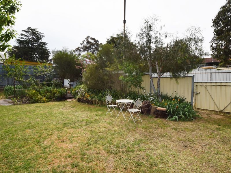 111 Nasmyth Street, Young NSW 2594