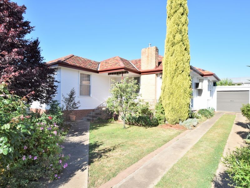 36 McLerie Street, Young NSW 2594