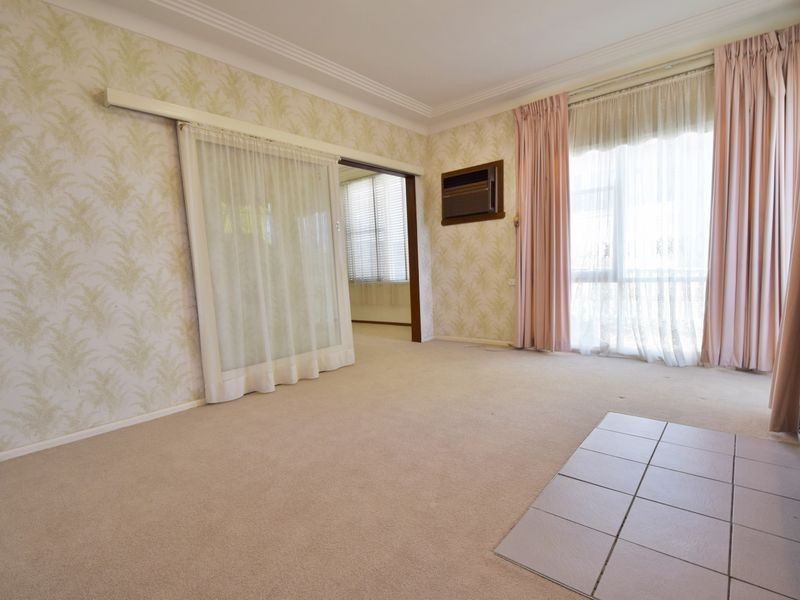 36 McLerie Street, Young NSW 2594