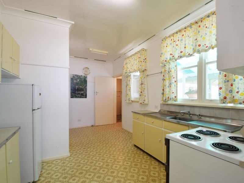 36 McLerie Street, Young NSW 2594