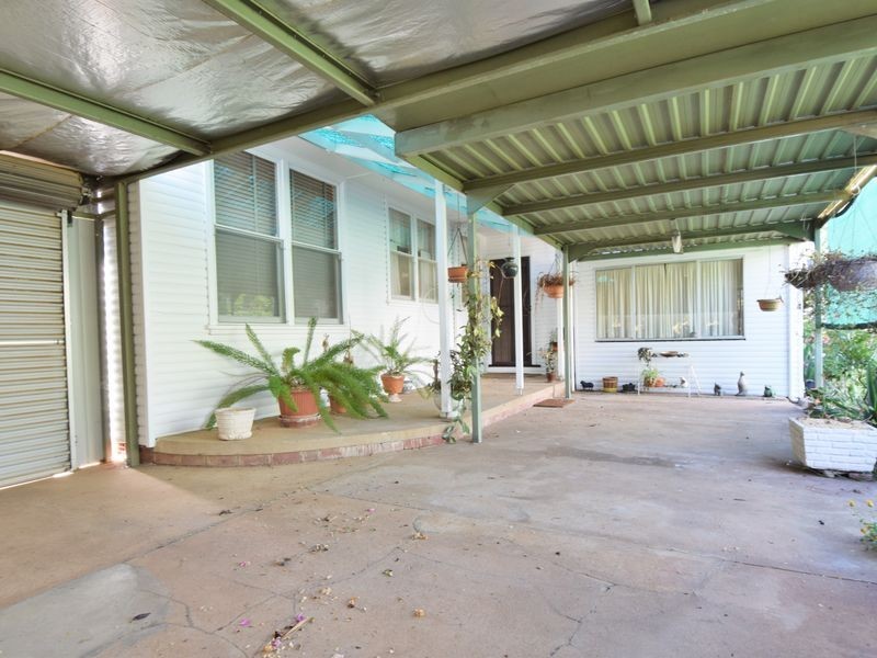 36 McLerie Street, Young NSW 2594