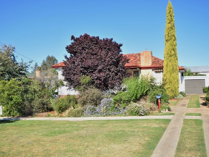 36 McLerie Street, Young NSW 2594