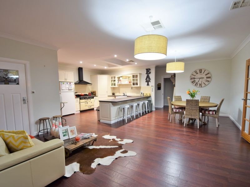 183 Donges Road, Young NSW 2594