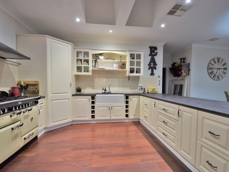 183 Donges Road, Young NSW 2594