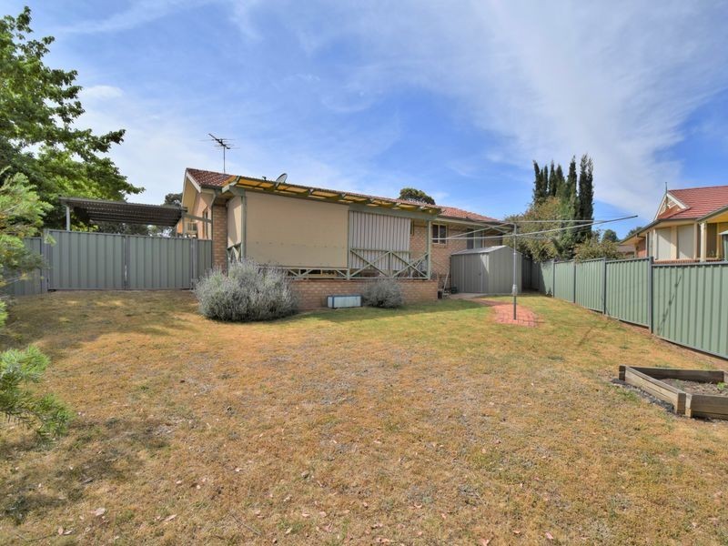 1 Pineview Circuit, Young NSW 2594