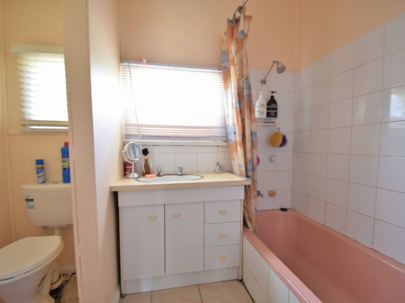 20 Blackett Avenue, Young NSW 2594