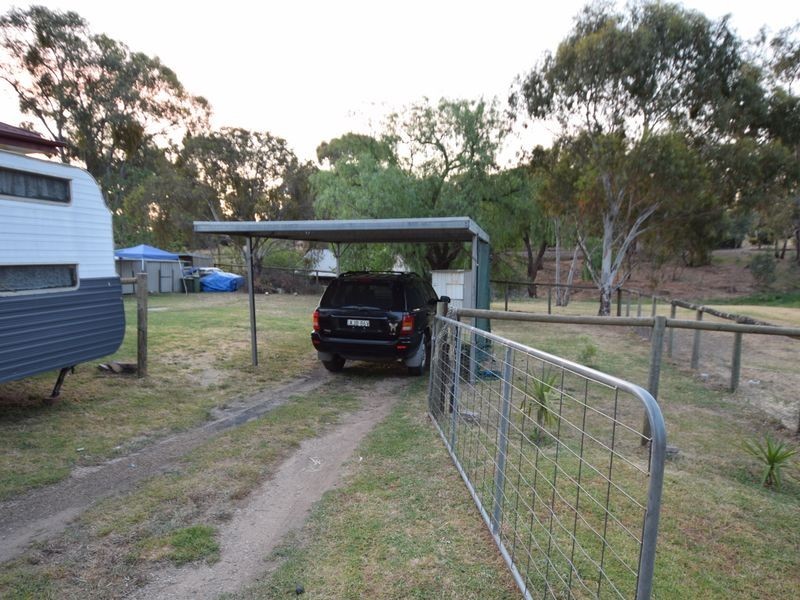 20 Blackett Avenue, Young NSW 2594