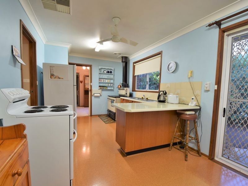 13 Barwang Street, Young NSW 2594