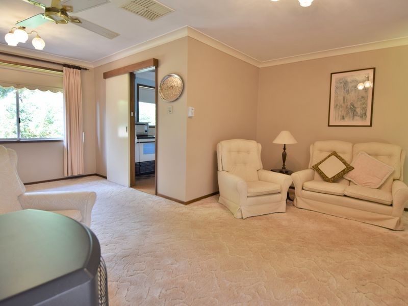 13 Barwang Street, Young NSW 2594