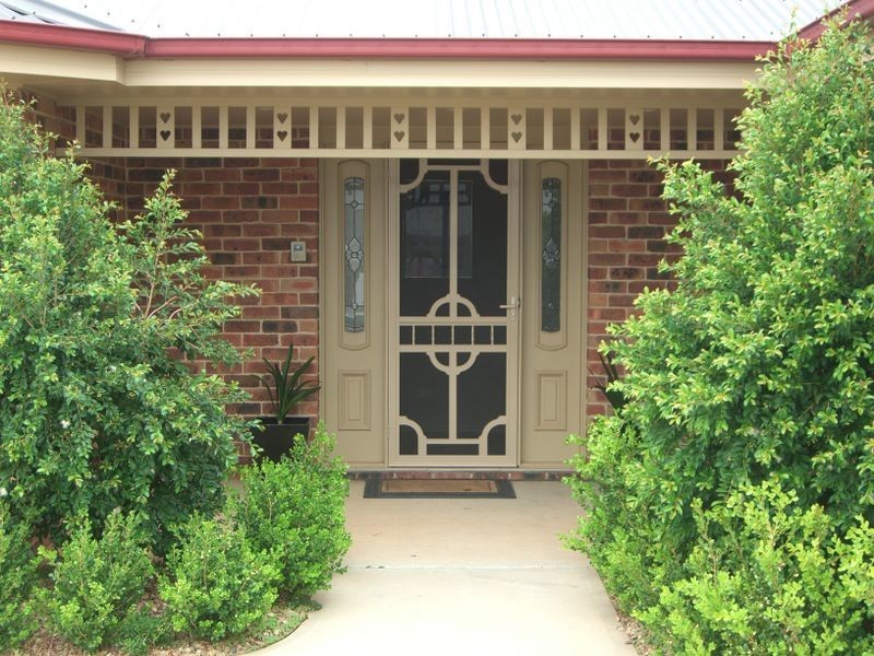 3 Gold Court, Young NSW 2594