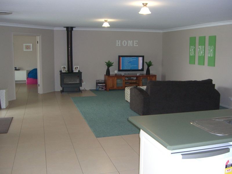 3 Gold Court, Young NSW 2594