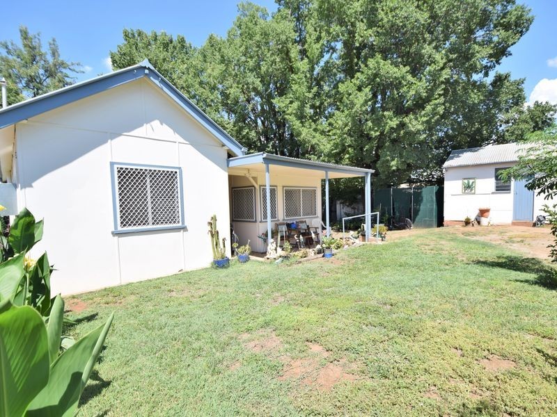 54 Nasmyth Street, Young NSW 2594