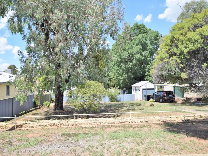 54 Nasmyth Street, Young NSW 2594