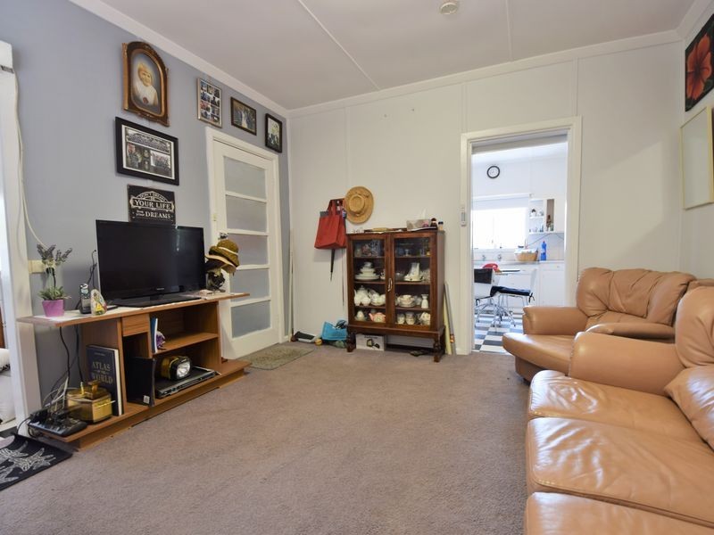 54 Nasmyth Street, Young NSW 2594