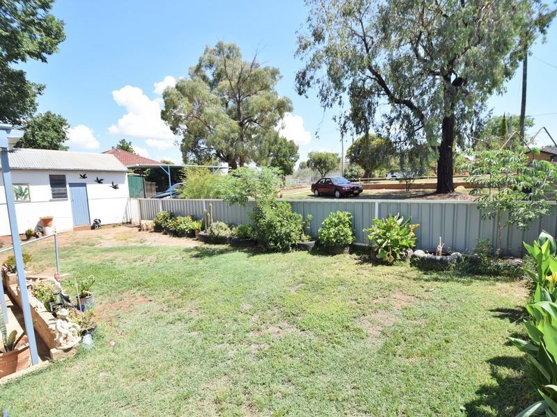 54 Nasmyth Street, Young NSW 2594