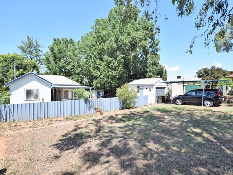 54 Nasmyth Street, Young NSW 2594
