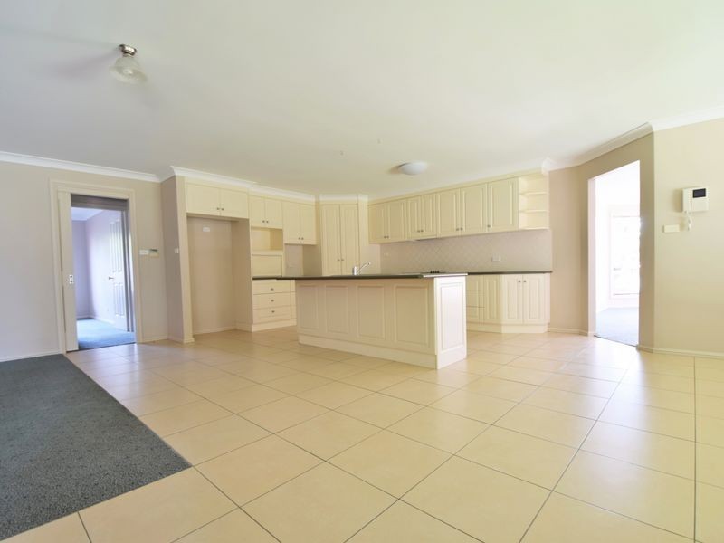 3 Gold Court, Young NSW 2594