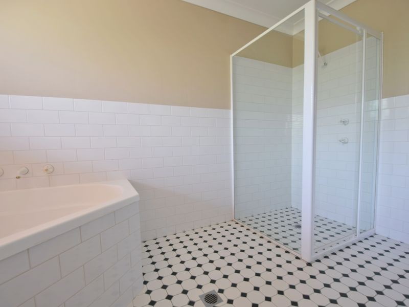 3 Gold Court, Young NSW 2594