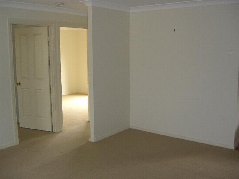 3/131 William Street, Young NSW 2594