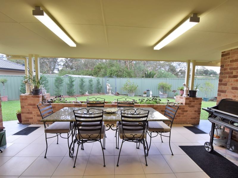 6 Garland Place, Young NSW 2594