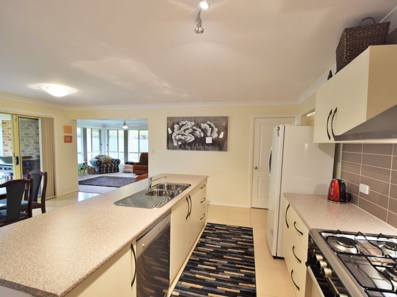 6 Garland Place, Young NSW 2594