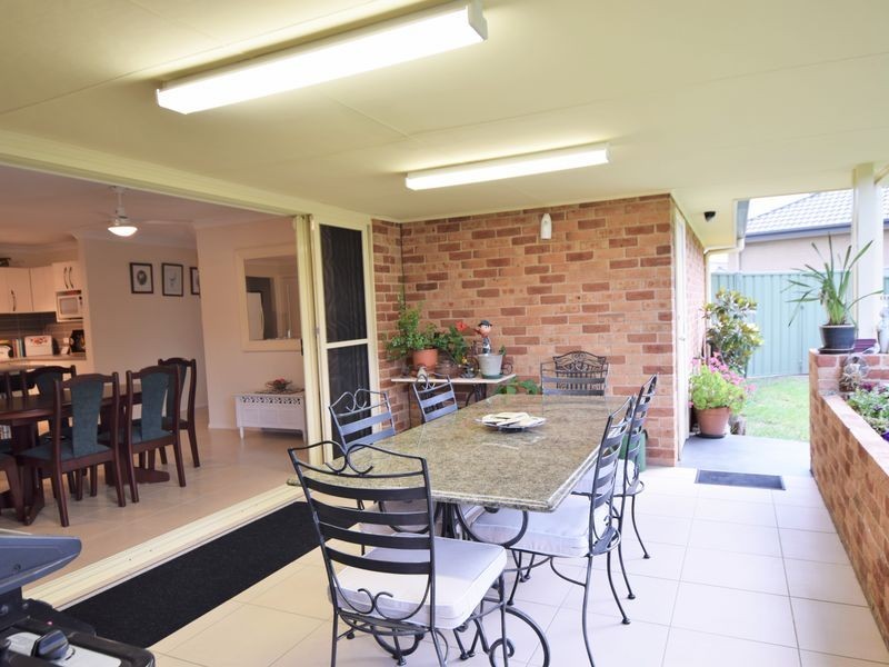 6 Garland Place, Young NSW 2594