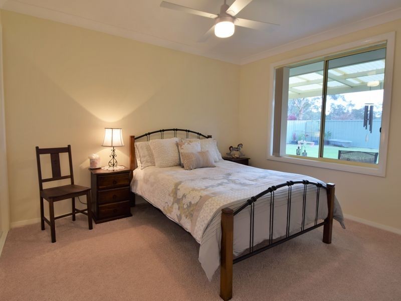 6 Garland Place, Young NSW 2594