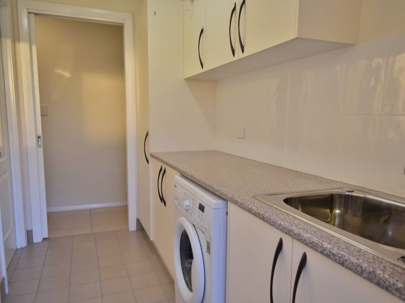 6 Garland Place, Young NSW 2594