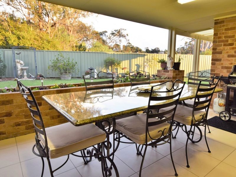 6 Garland Place, Young NSW 2594