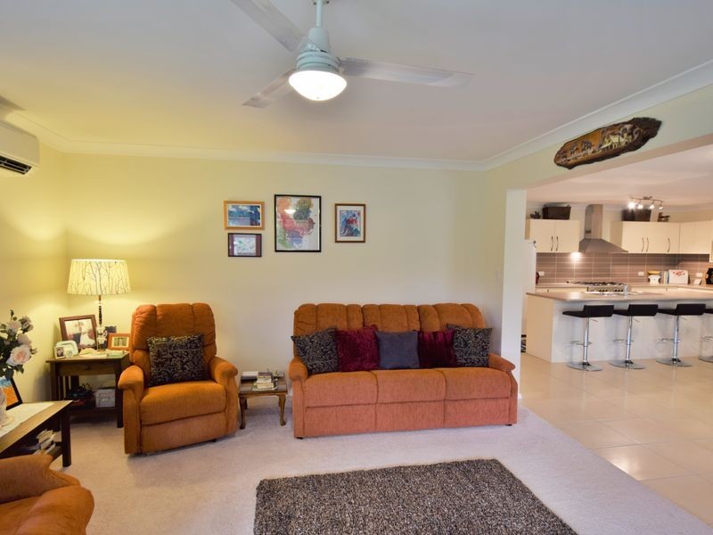 6 Garland Place, Young NSW 2594